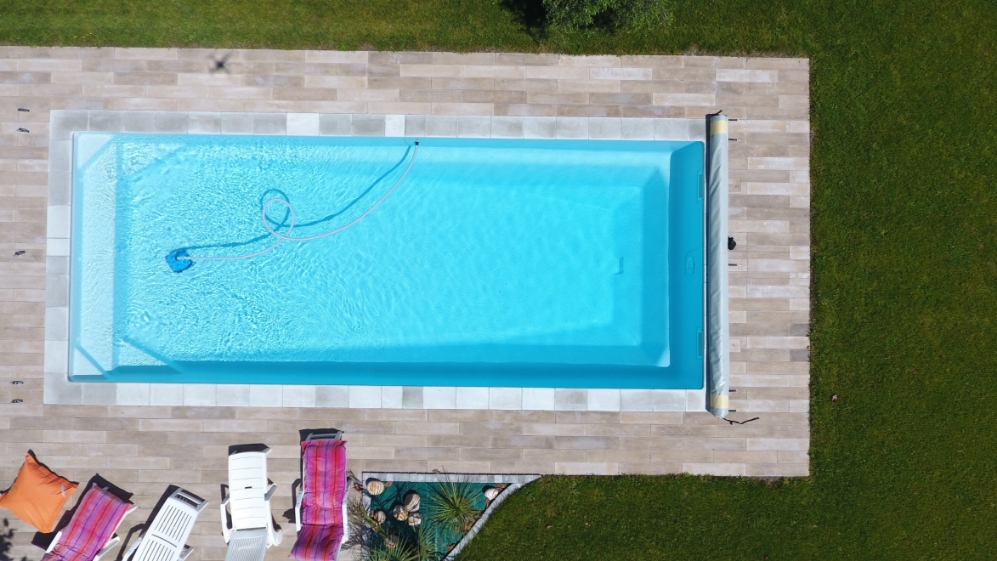 Alliance Piscines PISCINE LA ROCHE SUR YON KRYPTONITE 9M 3