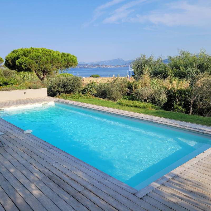 Alliance Piscines PISCINE LA ROCHE SUR YON Kryptonite 10 Grise K9 16