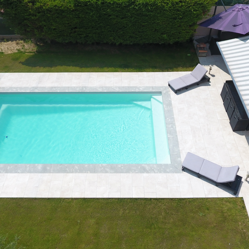 Alliance Piscines PISCINE LA ROCHE SUR YON Kryptonite 8 Grise K3 4