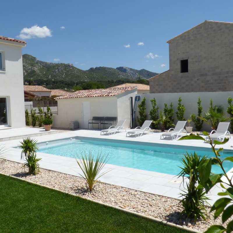 Alliance Piscines PISCINE LA ROCHE SUR YON Kryptonite 9C Grise CoverIn KC5 9